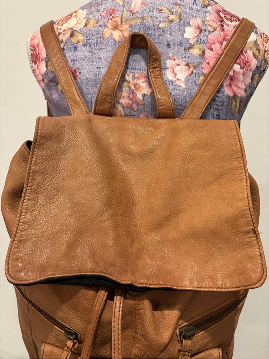 day and mood hannah leather backpack DayHannah Crossbody – Dayandmood and more within several pockets Day & Mood | Bags